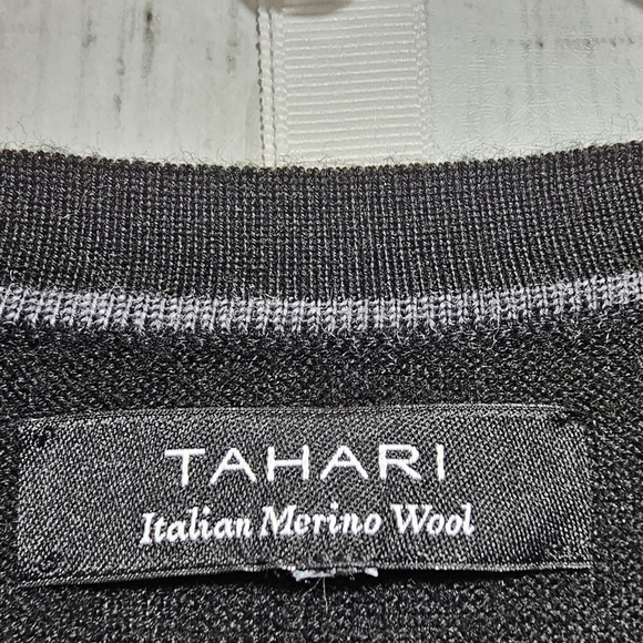 Tahari Men's Black Italian Merino Wool Lightweight V-Neck Sweater Size XL/XXL. - Picture 4 of 7